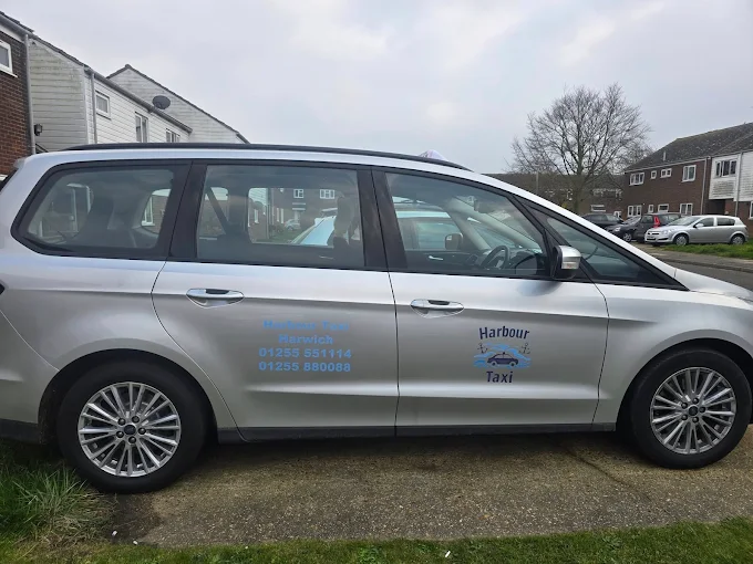 Stephen Wright's Harwich Taxis - Professional 6-seater vehicle serving Harwich and surrounding areas